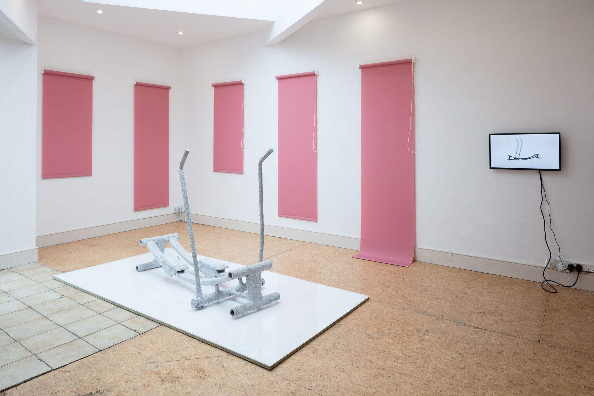 Ben Cain, Passive Imperative Participation Vibe, installation view, 2018. Documentation: Plastiques Photography (Ben Cain - Passive Imperative Participation Vibe 14)