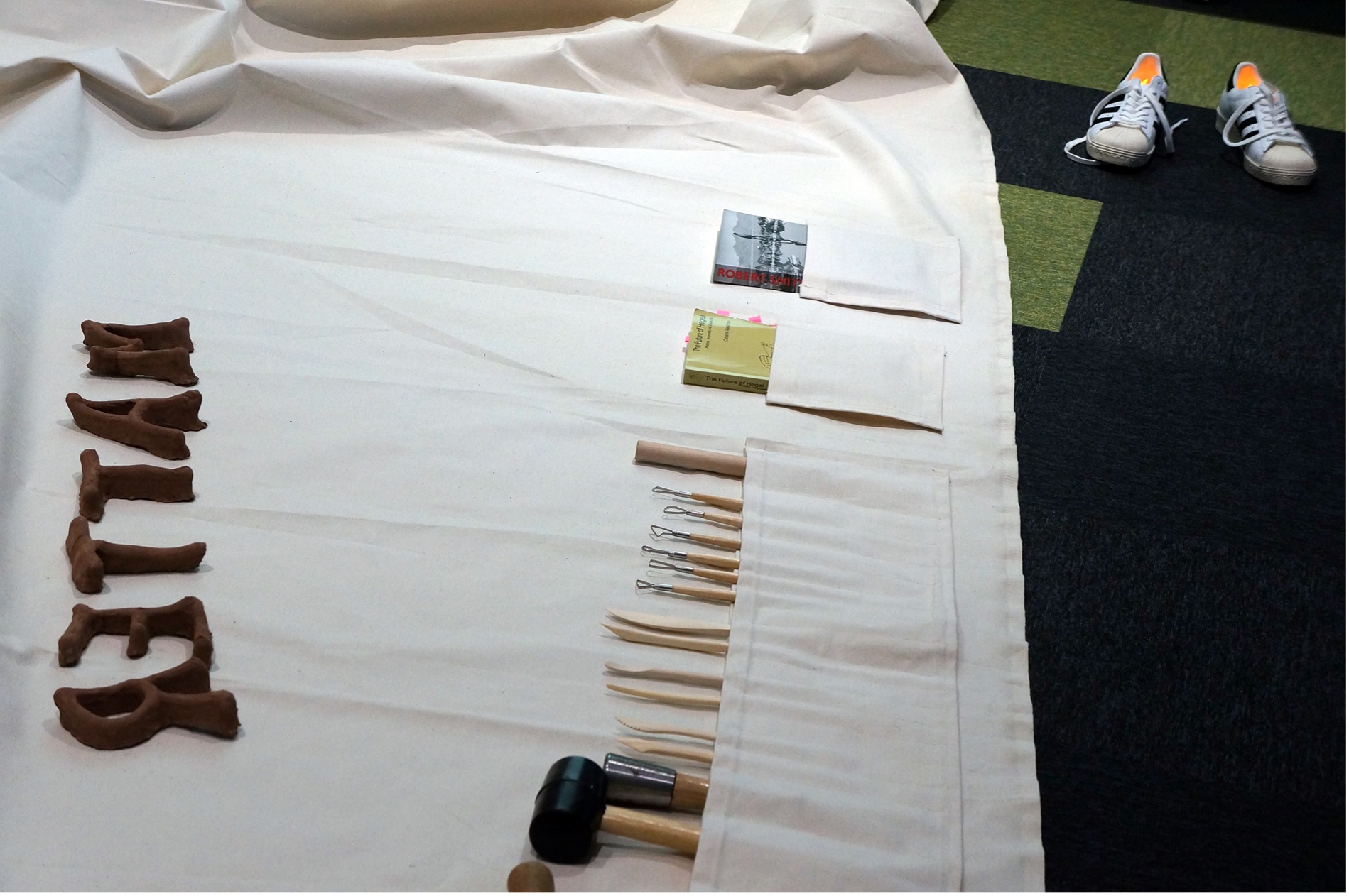 Hester Reeve, Homage to Robert Smithson – Plasticity and the ontological form of artist substance (still from live art lecture action), 2017 (Saying art, evoking philosophy 0)